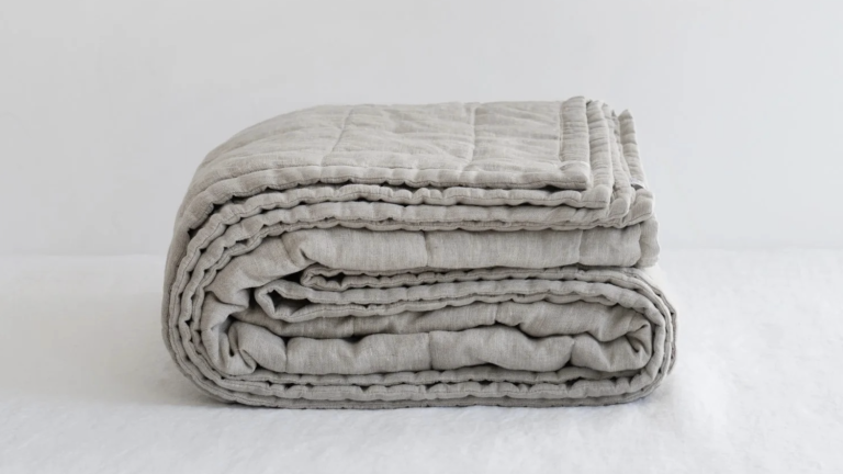 What Makes Linen Blanket Throws Eco-Friendly and Sustainable?